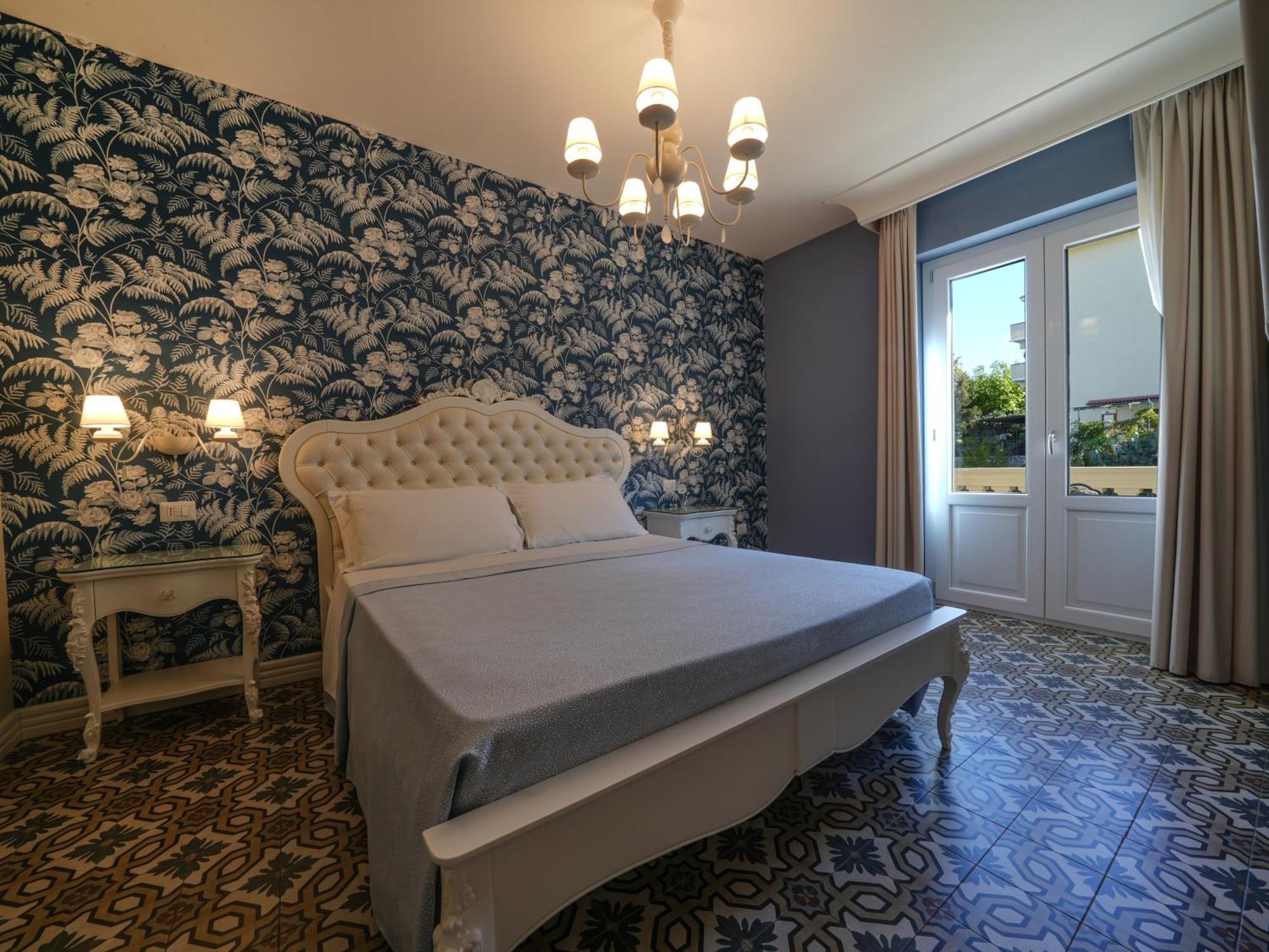 Sui Generis Tropea Luxury Rooms Exterior photo
