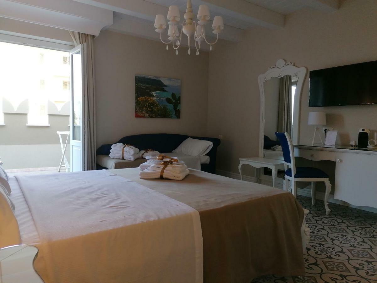 Sui Generis Tropea Luxury Rooms Exterior photo