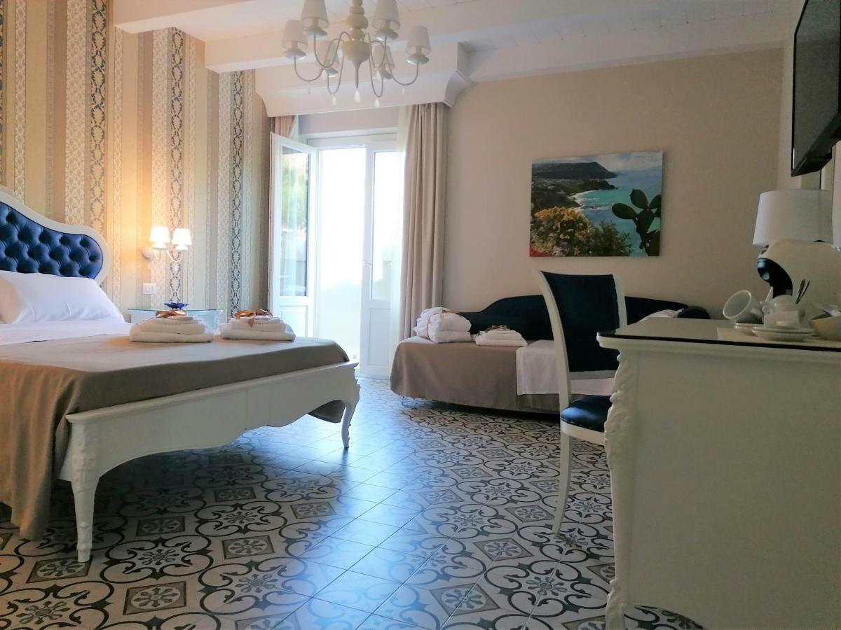 Sui Generis Tropea Luxury Rooms Exterior photo